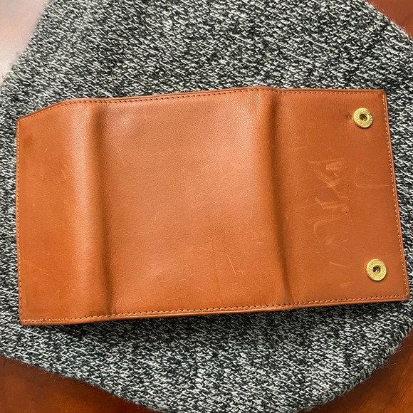 Foldable leather keychain case. Very sleek - Picture 4 of 8